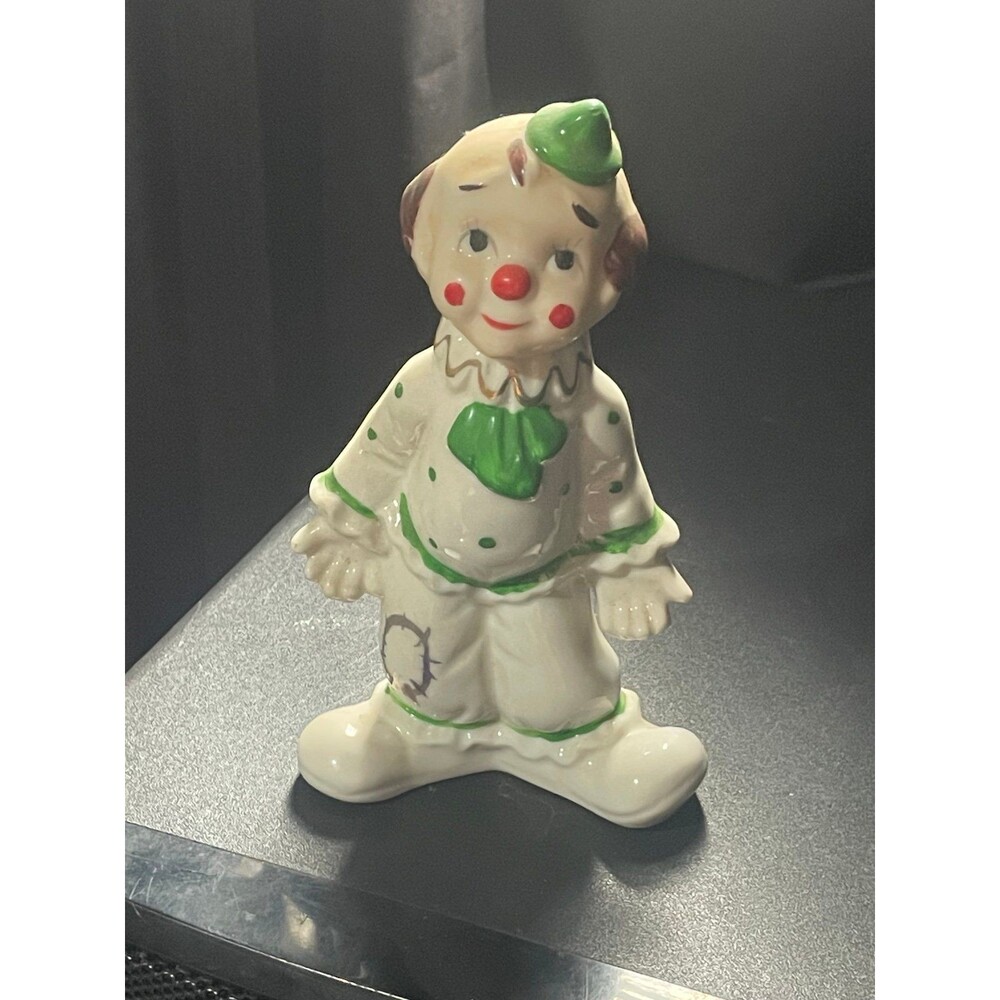 Vintage  Artmark Porcelain Standing Clown Figurine 6" White Green